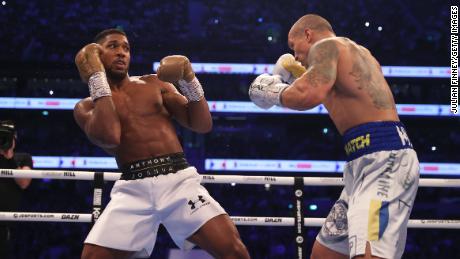 Usyk gewann seine Titelgürtel im Schwergewicht in einer spektakulären Show im September 2021 gegen den ehemaligen Champion Anthony Joshua.