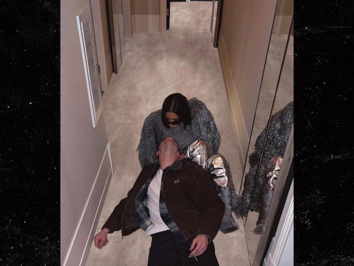 Kim Kardashian und Pete Davidson sind für Instagram zuständig, die ersten Bilder wurden gepostet