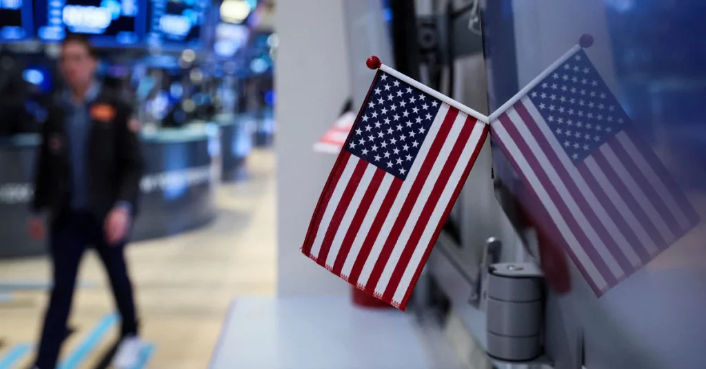 Die Wall Street schloss nach Powells aggressiven Kommentaren niedriger