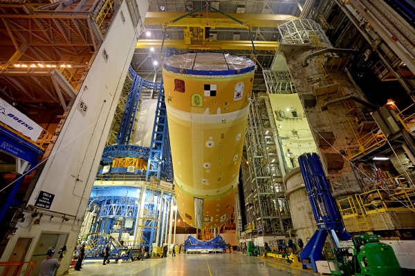 Die teure riesige Mondrakete der NASA wird am Donnerstag zum ersten Mal öffentlich gestartet – TechCrunch