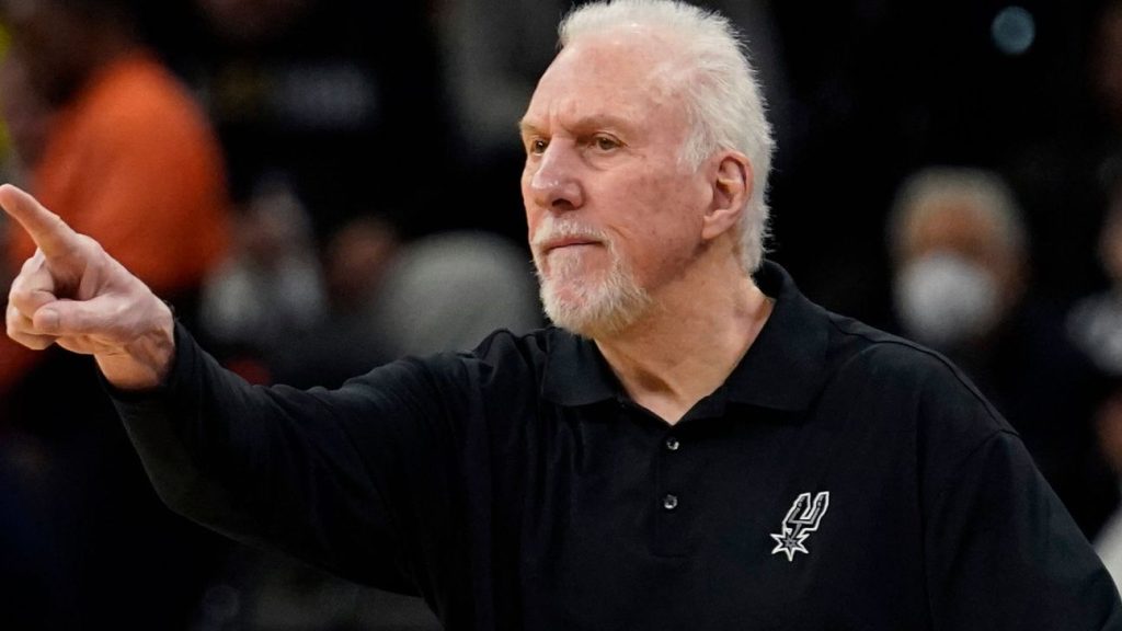 Greg Popovich wurde zum besten Trainer der NBA, da die San Antonio Spurs zu Hause eine gute Abwehr spielten