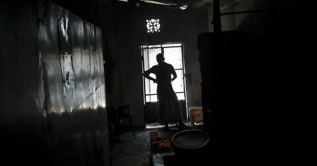 Sri Lanka leidet unter langen Stromausfällen, da Währungsknappheit zu Treibstoffknappheit führt