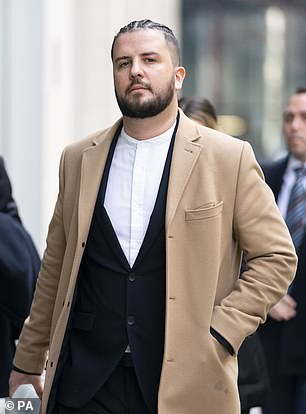 Sami Shoukry kam im Rolls-Gebäude im Zentrum von London an, wo Ed Sheeran wegen seines Hits „Shape of You“ aus dem Jahr 2017 klagte, nachdem er und Ross O’Donoghue behaupteten, der Song verstoße gegen Teile eines ihrer Tracks.