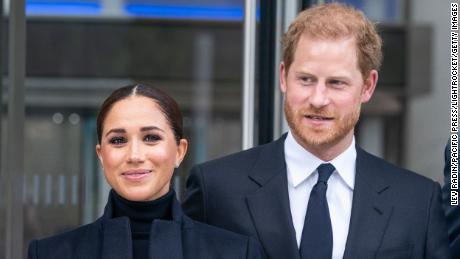 Harry und Meghan besuchen Königin Elizabeth II. auf ihrem Weg zu den Invictus Games
