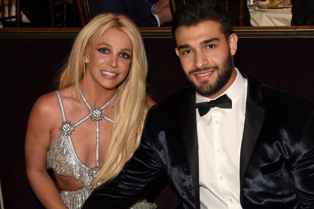 Britney Spears‘ offensichtliche Schwangerschaftsankündigung verwirrt die Fans