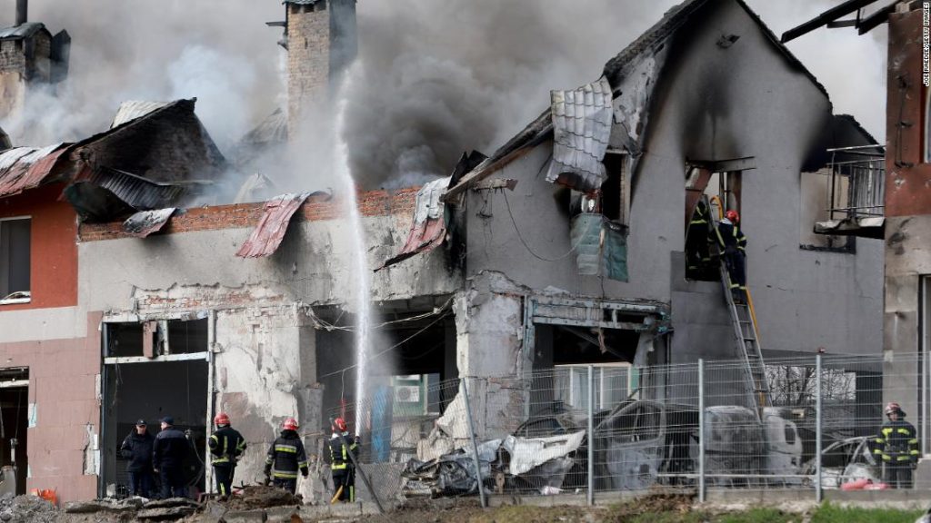 Russland fällt in die Ukraine ein und beginnt die Schlacht von Donbass