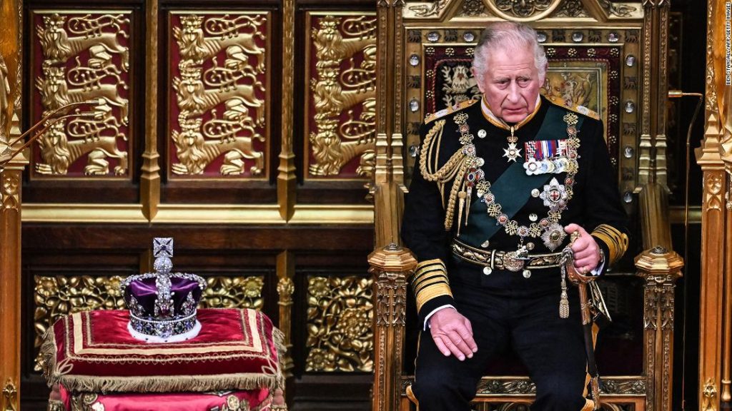 Prinz Charles hält zum ersten Mal die Rede der Queen