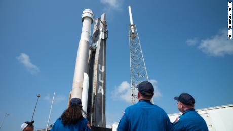 NASA-Astronauten Sonny Williams, links, Barry