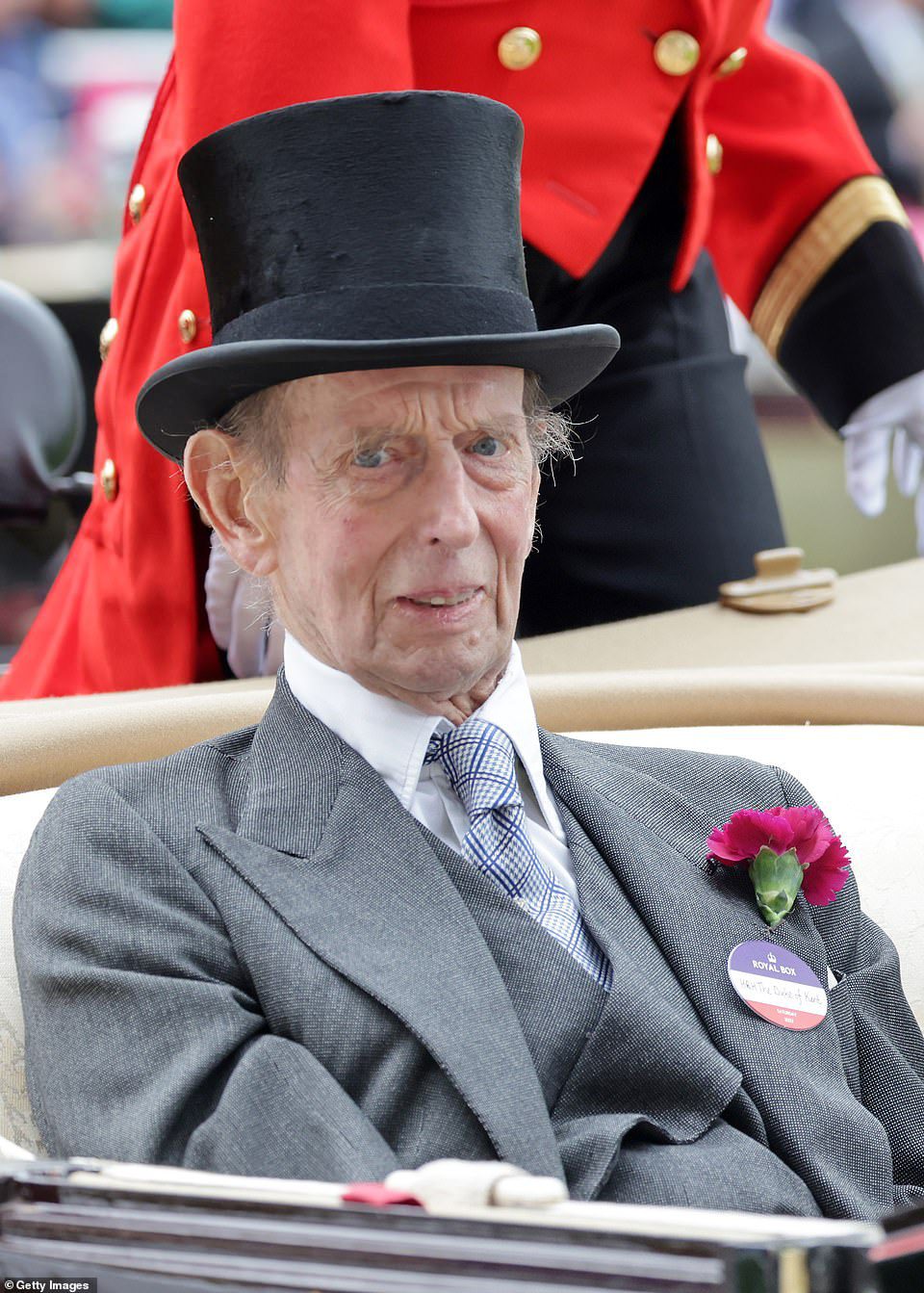 Der Herzog von Kent (im Bild) war ein weiterer Monarch, der heute an der Kutschenprozession teilnahm, obwohl er nicht im selben Streitwagen fuhr wie Beatrice und Eduardo