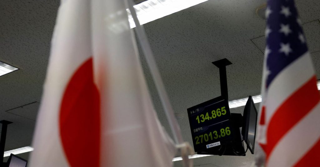 Dollar steigt, Yen fällt auf Tiefs von 1998