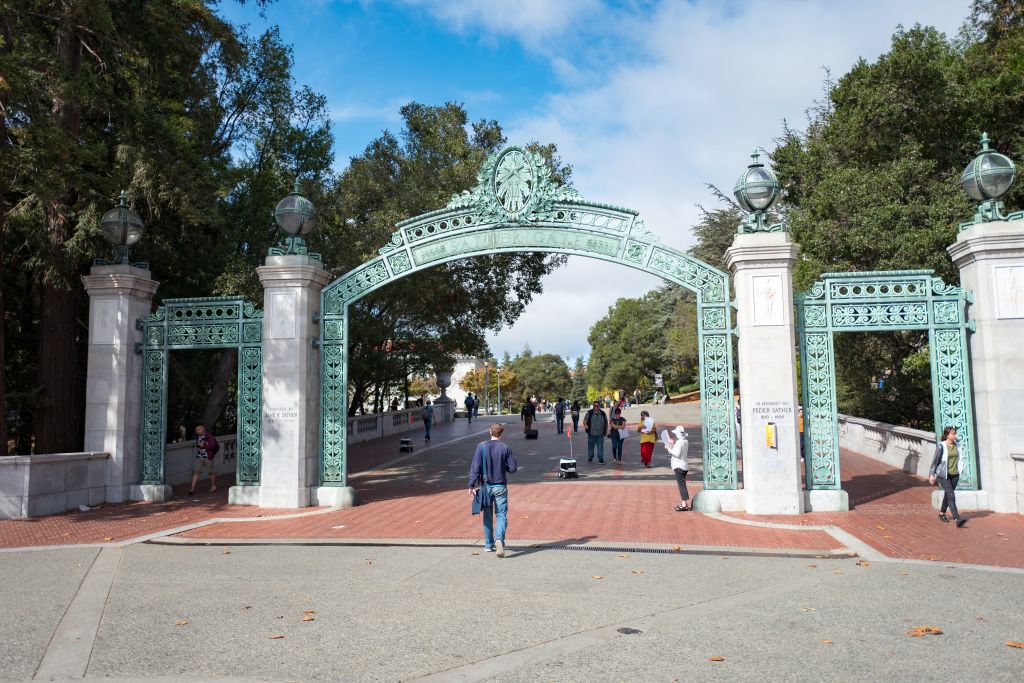 Ein geisterhaftes Schwarzes Loch wurde möglicherweise von Forschern der University of California, Berkeley, entdeckt
