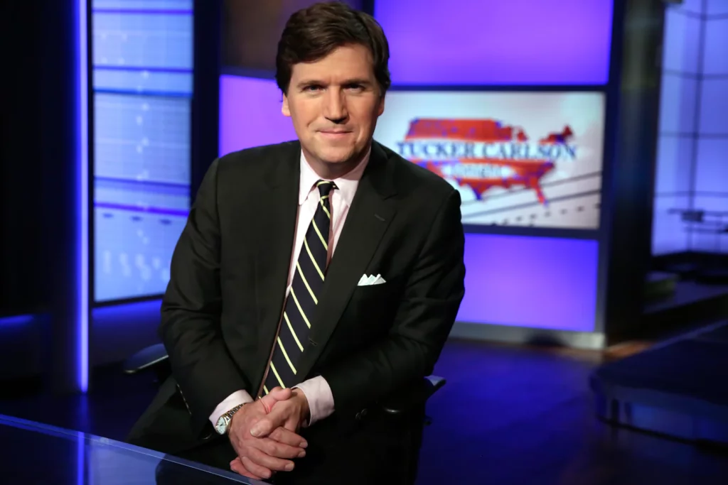 Tucker Carlson half versehentlich dabei, 14.000 Dollar für Abtreibungsrechte zu sammeln