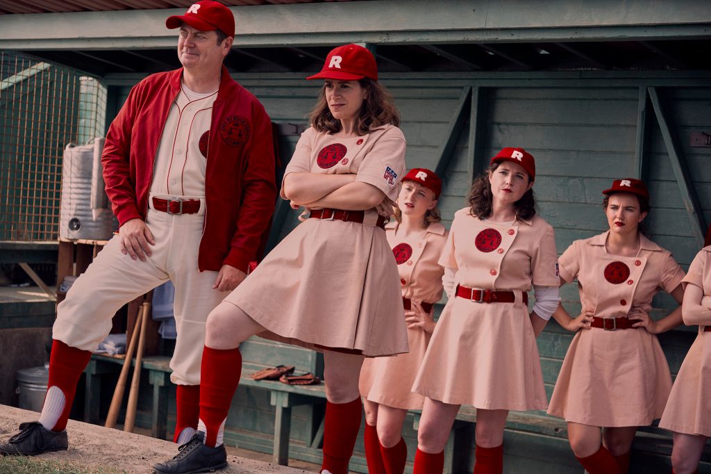 Dove (Nick Offerman), Carson (Abby Jacobson) und einige der Teammitglieder "eine eigene Liga." 