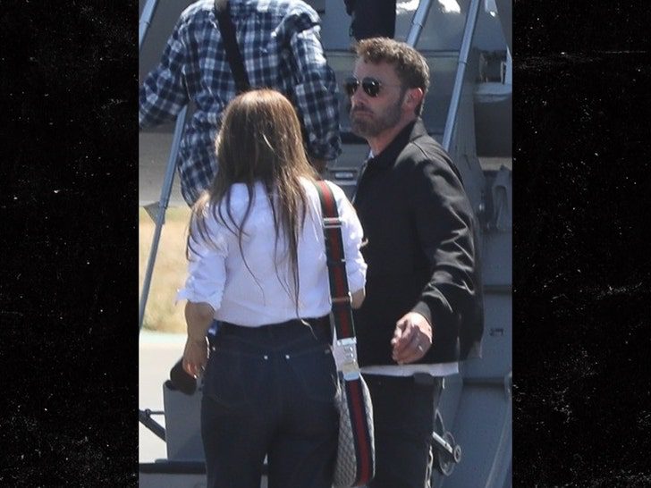 Ben Affleck trifft sich mit J Lo und den Kindern, um seinen 50. Geburtstag zu feiern