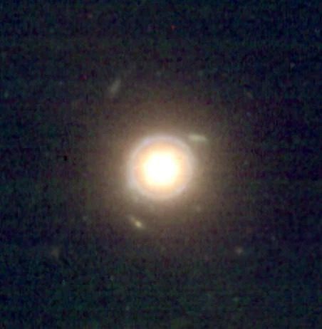 Gelber Ring im Weltraum.