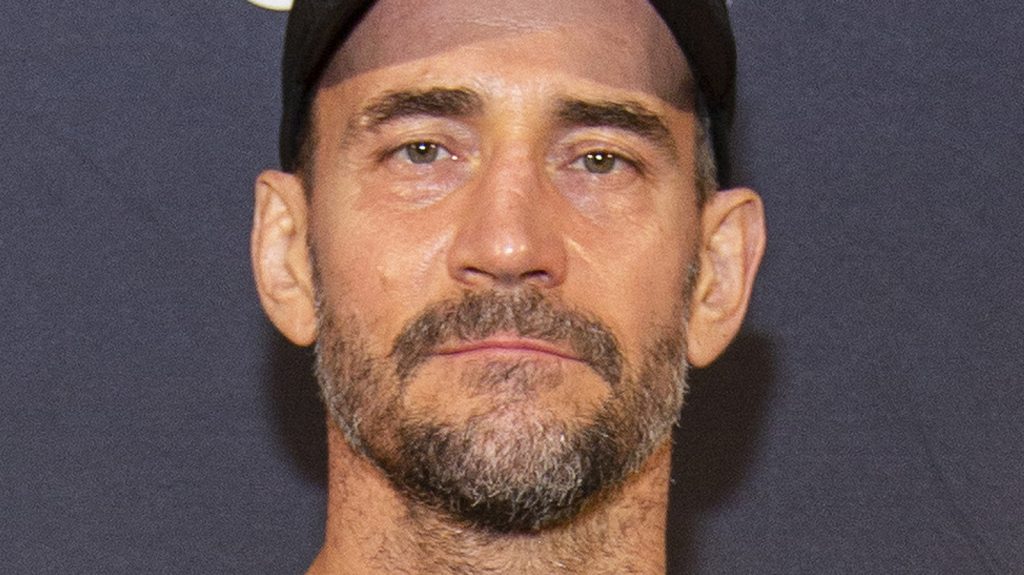 CM Punk gibt einen Einblick, warum Adams Seite auf AEW Dynamite aufgerufen wurde