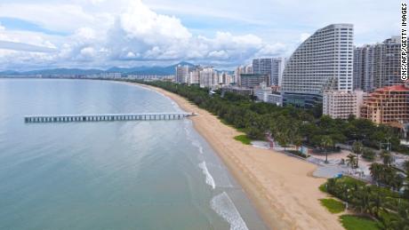 Sie kamen für einen Strandurlaub.  Jetzt sind sie in Chinas jüngstem Covid-Lockdown gefangen