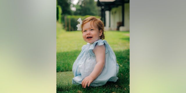 Prinz Harry und Meghan Markle teilen das erste Foto ihrer Tochter Lillipet, die am 4. Juni 2021 geboren wurde. 