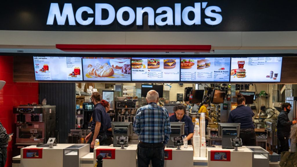 In dem Schreiben heißt es, McDonald’s lehne die Bitte der Franchisenehmer ab, die großen Veränderungen zu verschieben