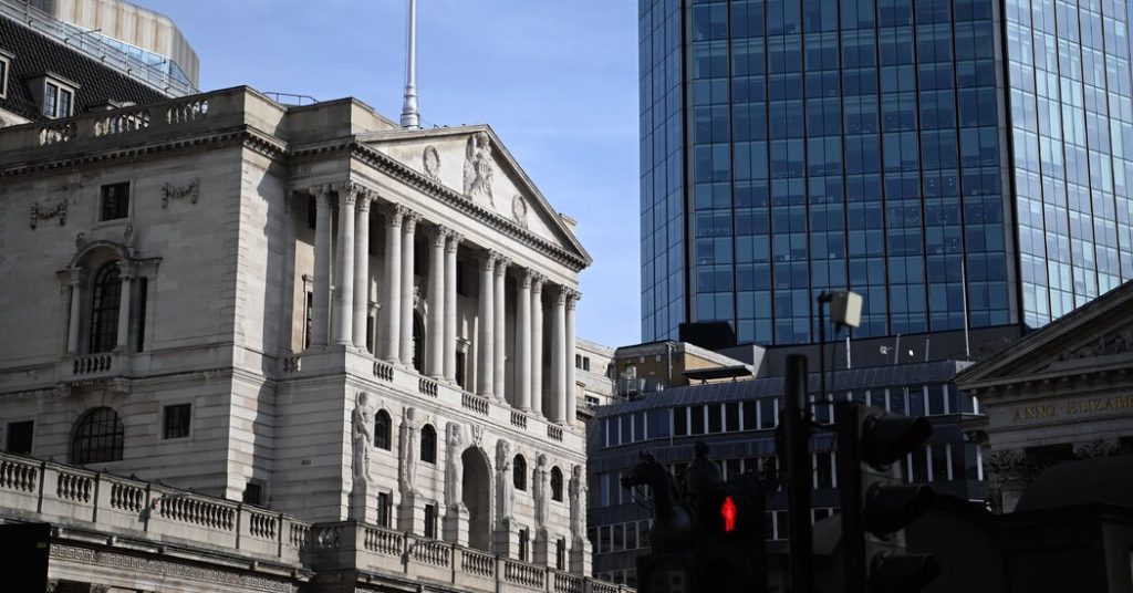 Das britische Pfund fällt, da die Märkte auf die Steuersenkungen der britischen Regierung reagieren