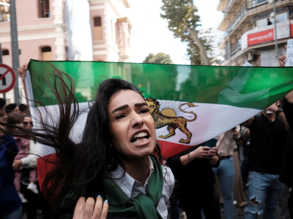 Elon Musk leuchtet grün, um das Starlink-Netzwerk für Iraner zu aktivieren |  Protestnachrichten
