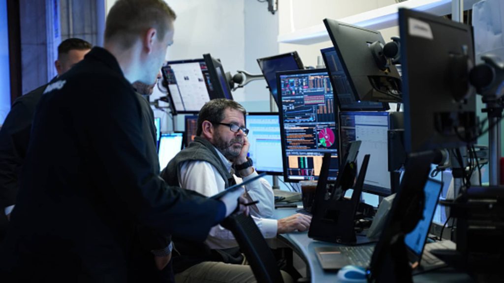 Aktien fallen, während Investoren den Stellenbericht vom September verdauen, Dow fällt um mehr als 500 Punkte