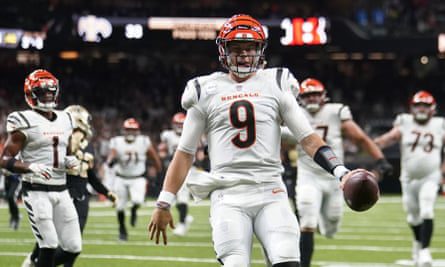 Joe Burrow läuft im Superdome bergab zu den Bengals.
