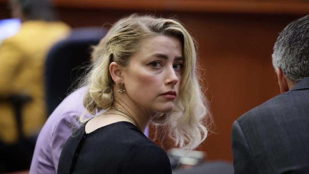 Amber Heard deaktiviert ihren Twitter-Account, und ehrlich gesagt, wer kann ihr das verübeln