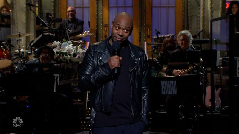 Dave Chappelle spricht im ‚SNL‘-Monolog über Kanye, Antisemitismus und Trump