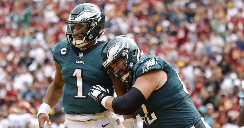 Die Freundschaft zwischen Jason Kelce und Jalen Hurts ist alles, von dem Sie nicht wussten, dass Sie es brauchen