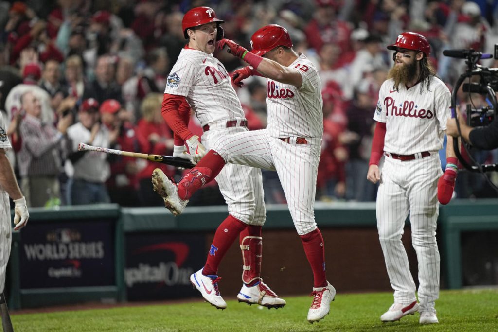 Phillies schwingen sich um den Sieg in Spiel 3 über die Astros und treffen auf den Houston-Spieler Lance McCullers Jr.