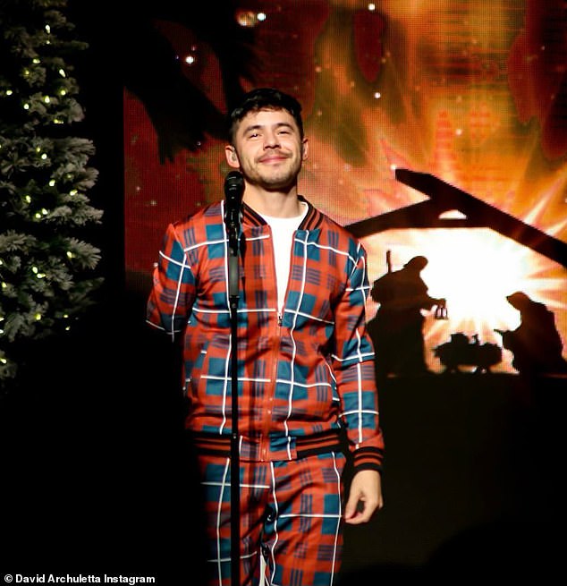 David Archuleta sagt, dass Fans die Weihnachtsfeier verließen, nachdem er über seine Sexualität gesprochen hatte