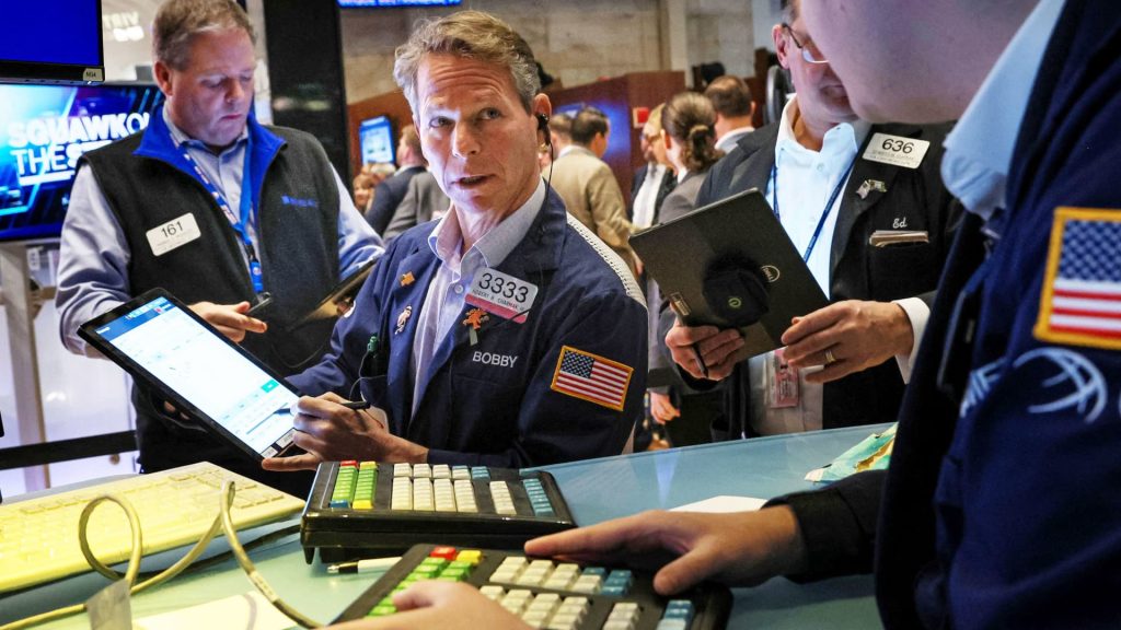Aktien-Futures schweigen, während die Anleger auf die Zinsentscheidung der Federal Reserve warten