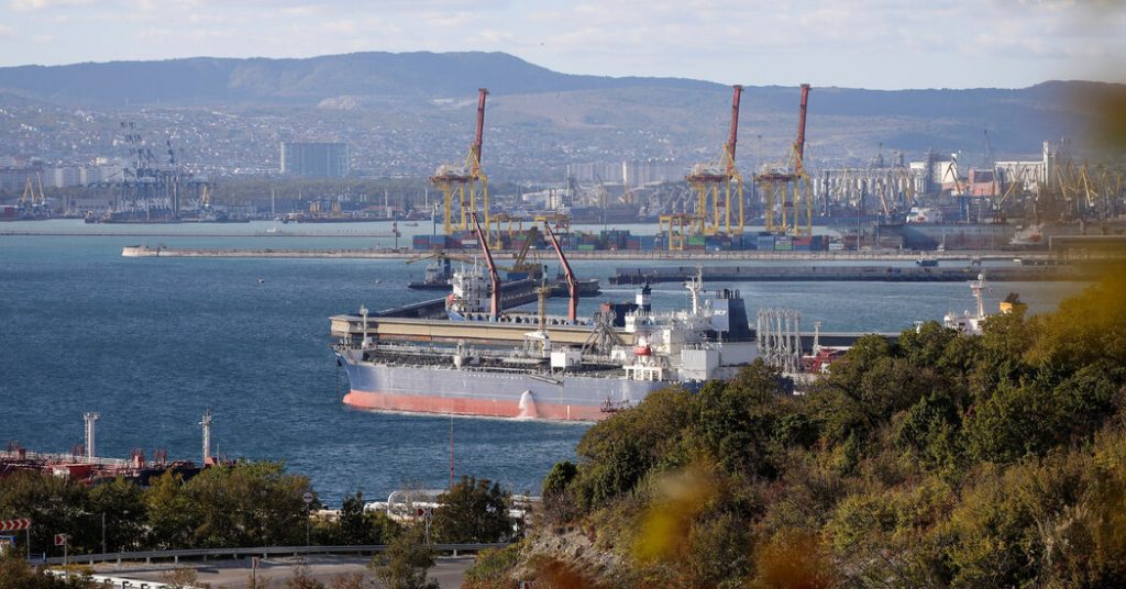 Die EU stimmt zu, die russischen Ölpreise zu begrenzen: Live-Updates