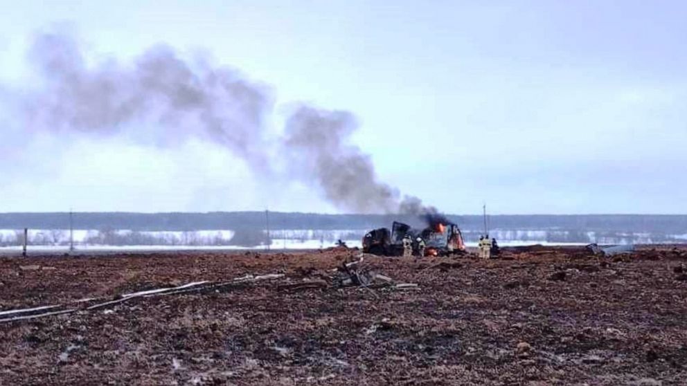 Eine Explosion reißt bei Reparaturen durch die russische Gaspipeline
