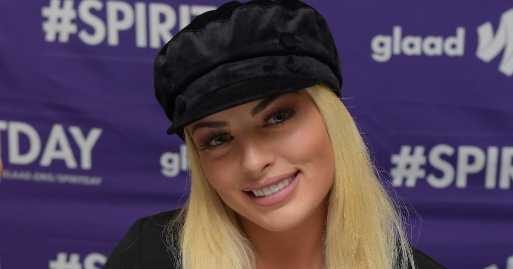 WWE informiert Mandy Rose über eine gefährliche FanTime-Seite