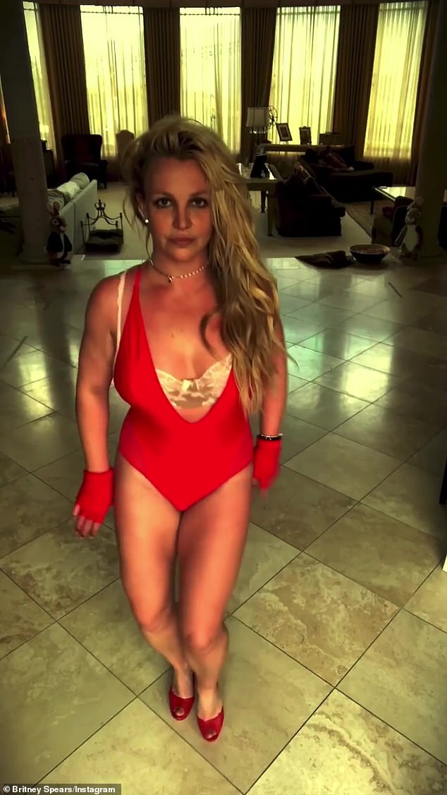 Dancing Queen: Britney hat auf ihrer Instagram-Seite auch ein Video von sich selbst geteilt, in dem sie zu Ehren des Valentinstags tanzt