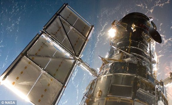 Das Hubble-Teleskop ist nach Edwin Hubble benannt, der für die Erstellung der Hubble-Konstante verantwortlich war und einer der größten Astronomen aller Zeiten ist.