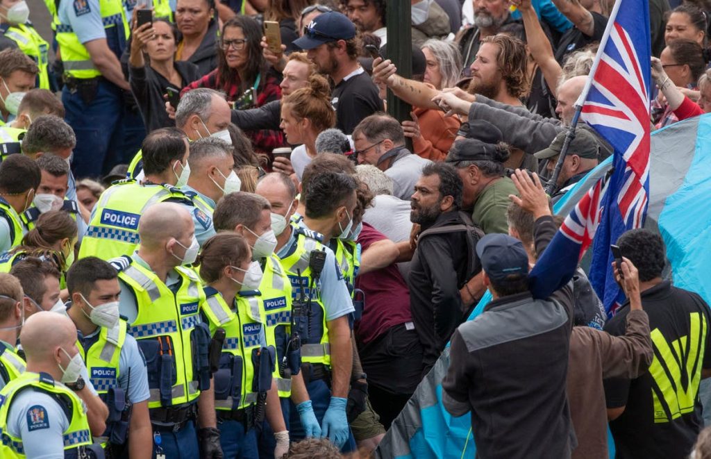 Die neuseeländischen Behörden und die "Caravan for Freedom"-Demonstranten liefern sich einen Kampf der Melodien
