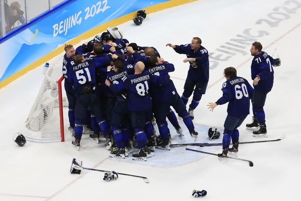 Finnland schlägt die Republik China und gewinnt seine erste Goldmedaille im Herren-Eishockey