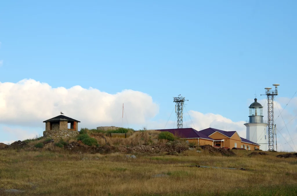 Ukrainische Beamte sagen, Grenzschutzbeamte könnten den letzten offensichtlichen Stand auf Snake Island überlebt haben