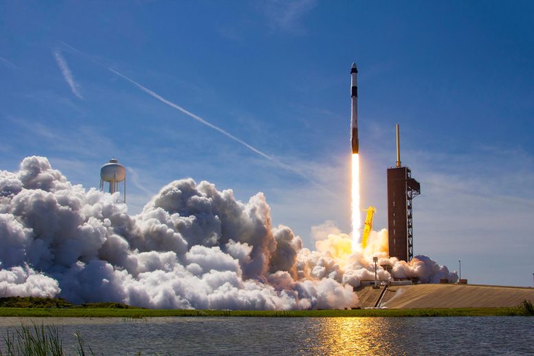     SpaceX Falcon 9 Rocket Ax-1-Mission gestartet