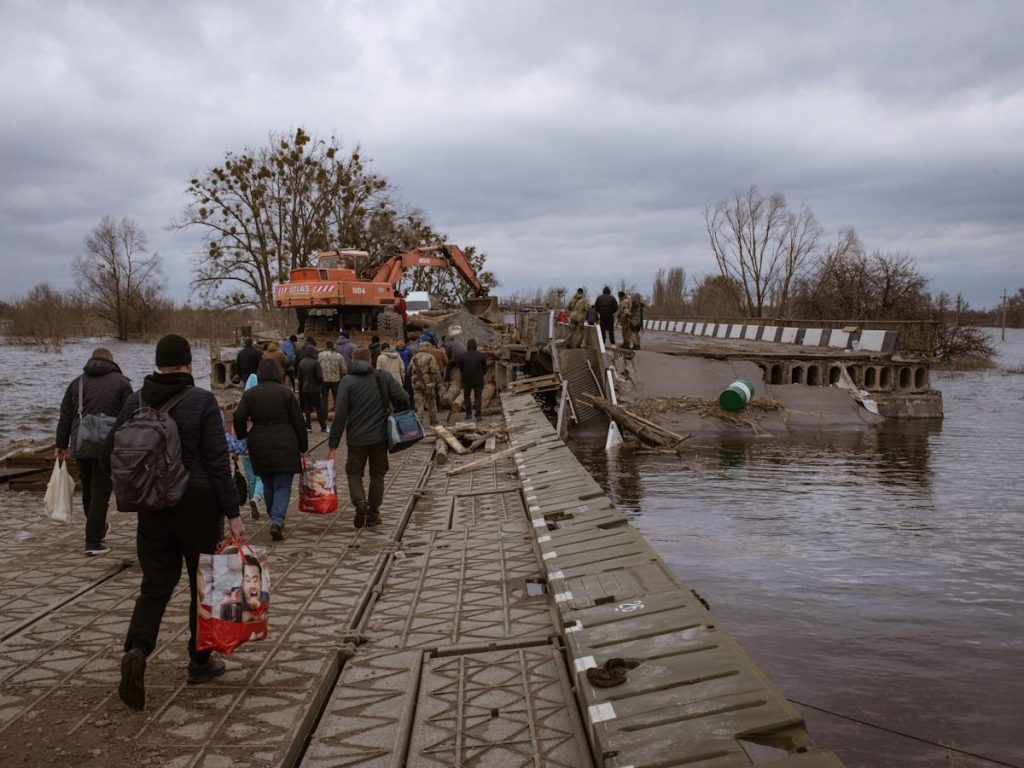 Die Ukrainer sagen, sie hätten es nicht bereut, ihr Dorf absichtlich zu überfluten, um zu verhindern, dass russische Panzer Kiew erreichen