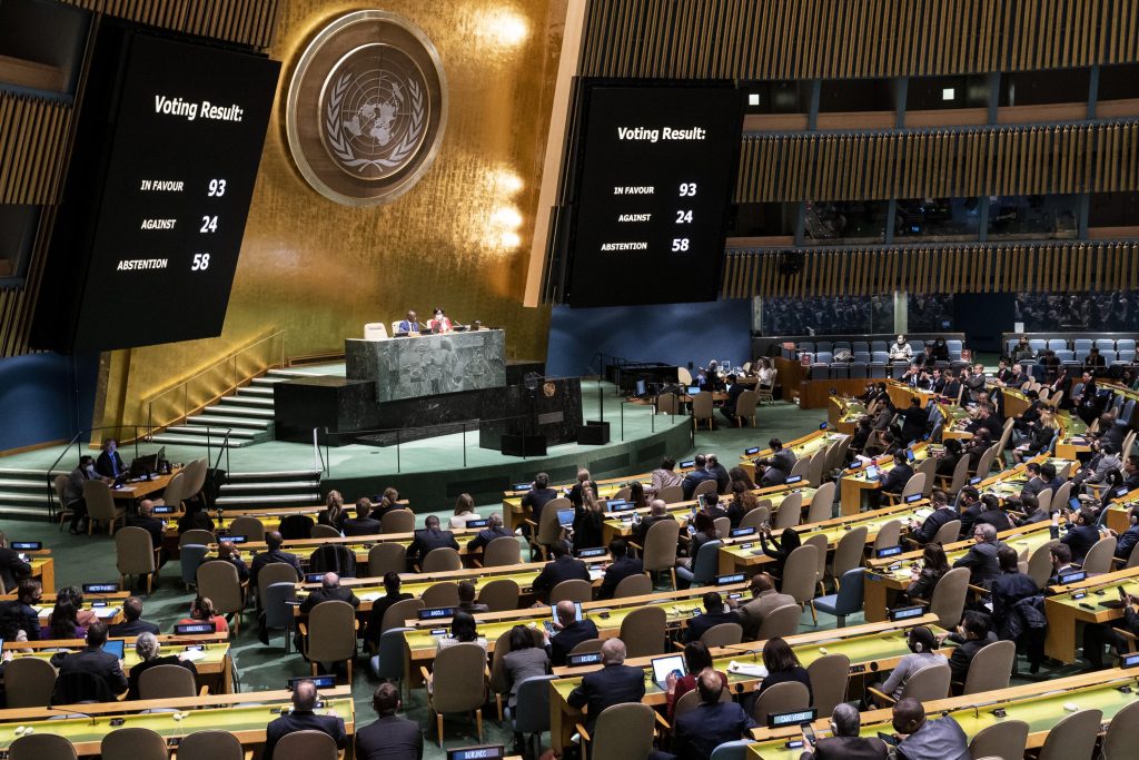 Der Rat der Vereinten Nationen suspendiert Russlands Mitgliedschaft im höchsten Menschenrechtsgremium