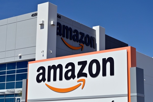 Die Amazon-Aktie fällt nach dem Verlust im ersten Quartal auf ein Zweijahrestief – TechCrunch