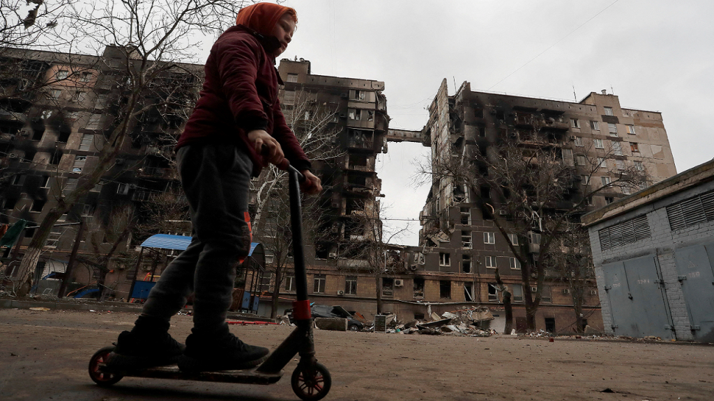 Mariupol warnt davor, dass Russland sich darauf vorbereitet, die Stadt abzuriegeln, um alle Männer für den Zwangsdienst und die Zwangsarbeit zu „liquidieren“.