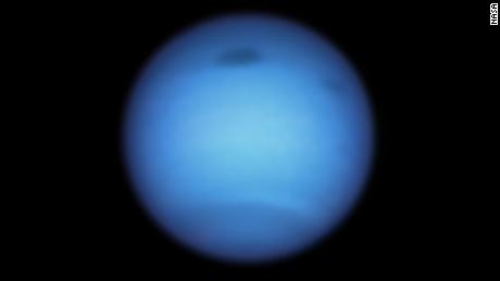 Hubble beobachtet einen massiven Sturm auf Neptuns umgekehrter Bahn