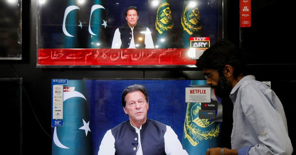 Pakistans Premierminister Imran Khan hat im Parlament das Misstrauensvotum aufgehoben