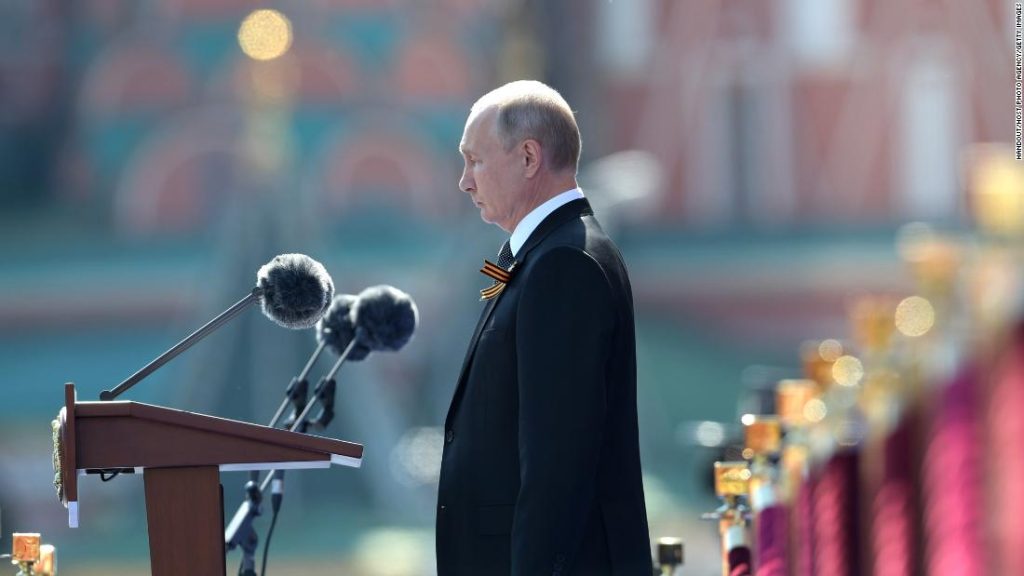 Die USA kündigen Sanktionen gegen vom Kreml kontrollierte Medienunternehmen an und verbieten Russland die Nutzung einiger US-Beratungsdienste