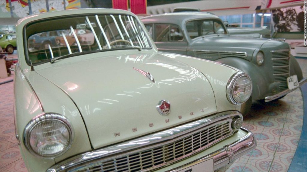 Russland braucht Autos, also startet es diese Marke aus der Sowjetzeit neu
